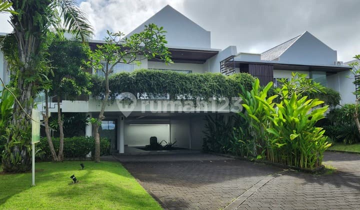 One Gate System Villa For Sale In Ungasan
