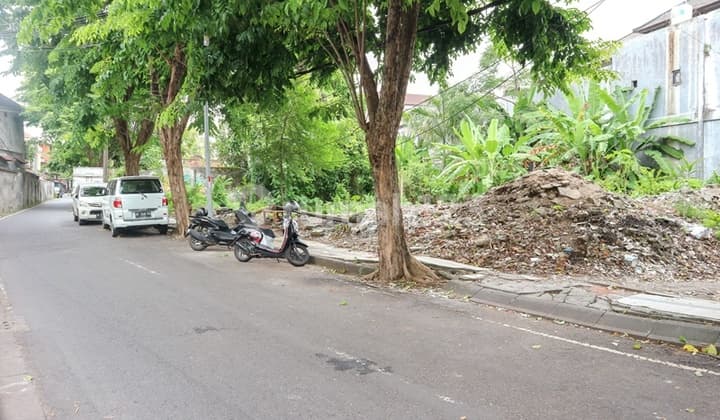 Dekat Starbucks Bypass!! Tanah 8 Are Lebar Cantik di Kendedes, Kuta