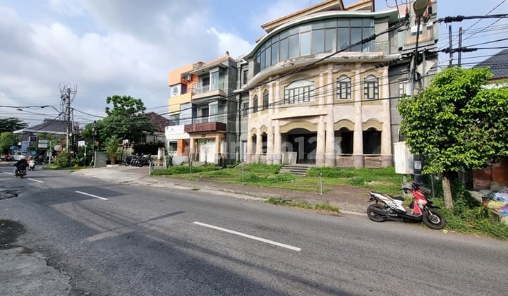 LOKASI PREMIUM!! GEDUNG BESAR di SENTRAL RENON, Denpasar Timur