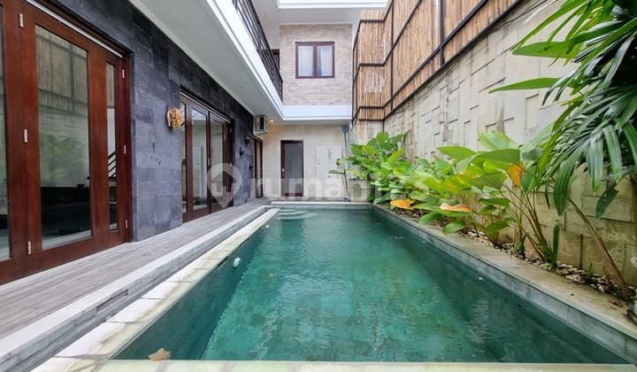 DEKAT PETIENGET!! Villa Modern VIEW SAWAH CANTIK di KEROBOKAN