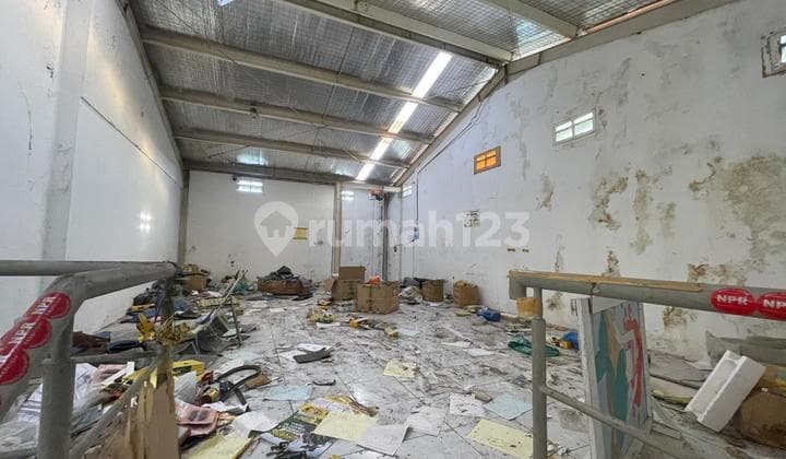 JALAN UTAMA SULI!! Rumah dan Gudang Dekat Gatsu, Denpasar Utara