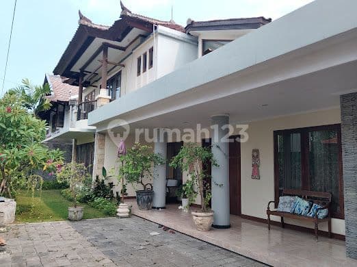 LOKASI CANTIK!! Rumah Terawat AKSES LEBAR Dekat Airport Kuta