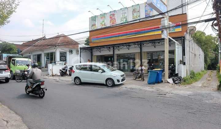 LOKASI LANGKA!!! Dijual Gedung dan Tanah Kosong di Jalan Utama Pengosekan, Ubud