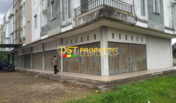 For Sale 1 Unit Shophouse with Hook
