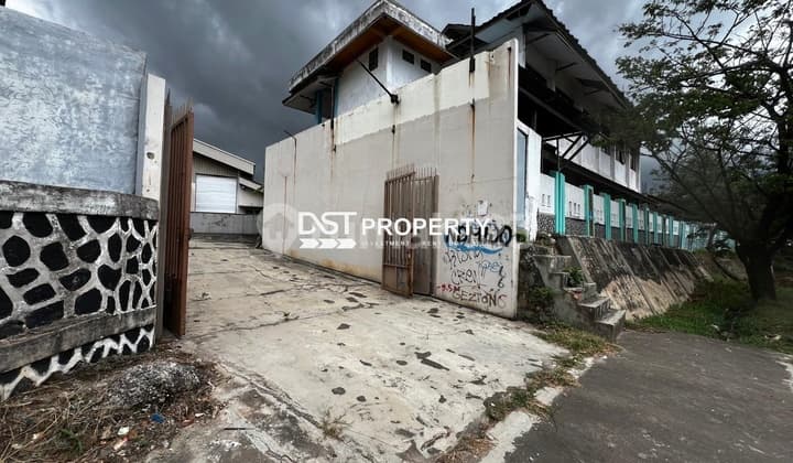 Gudang 1000 M2 Lahan 1400 M2 Lokasi Bagus Ring 1