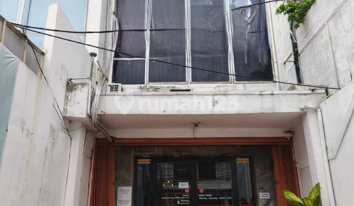 3-Storey Shop House in a Strategic Location in Kebayoran Baru