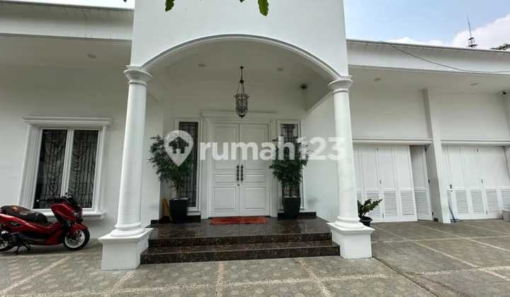 Nice Furnished House with SHM, Menteng, Central Jakarta