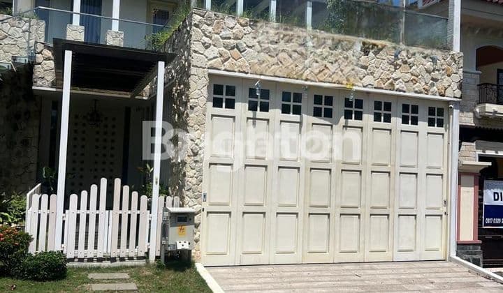 RUMAH HOOK BESAR MEWAH BERSIH TERAWAT FULL FURNISHED