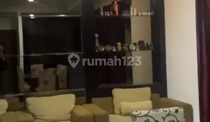 Waterplace Residence 2 Lantai Full Furnished View Pool Bagus dan Terawat