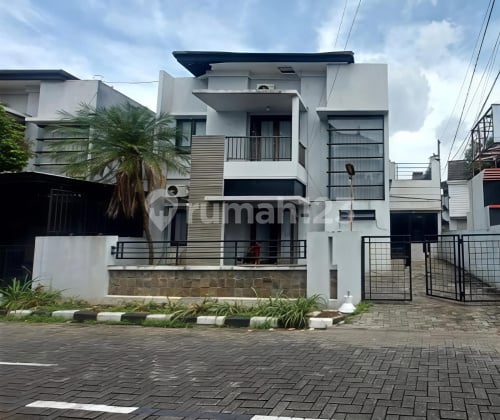Rumah Bagus Dua Lantai Siap Huni di Pedurungan A5201
