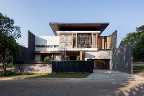 Rumah Dua Lantai Mewah Furnish Siap Huni di Bsb Mijen A4998