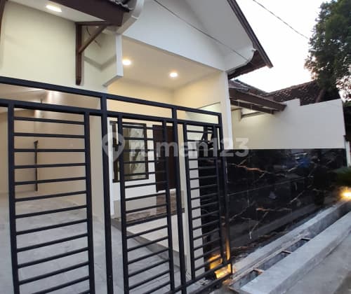 Rumah Bagus Siap Huni Strategis di Semarang Utara A5473