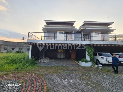 Rumah Mewah Bagus Siap Huni Di Ungaran Barat A4969