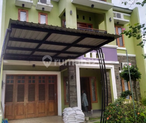 Rumah Sewa Dua Lantai Strategis di Bsb Mijen A5325