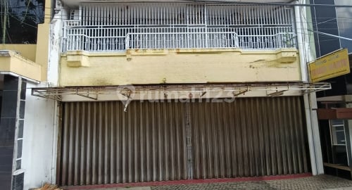 Rumah Strategis Dua Lantai di Kramat Kudus A5375