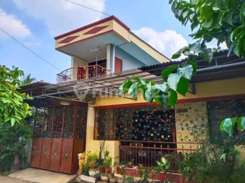 Rumah Dua Lantai Siap Huni Bagus di Semarang Utara A5403