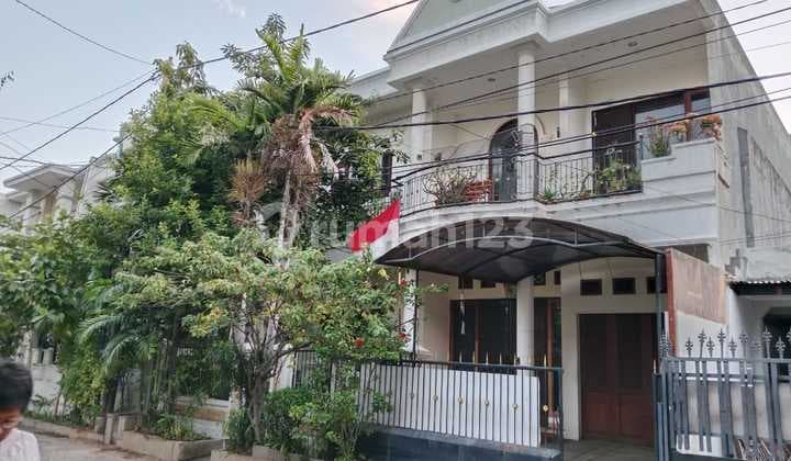 Rumah, di Green Ville,