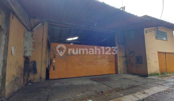 Gudang, di Tangerang,