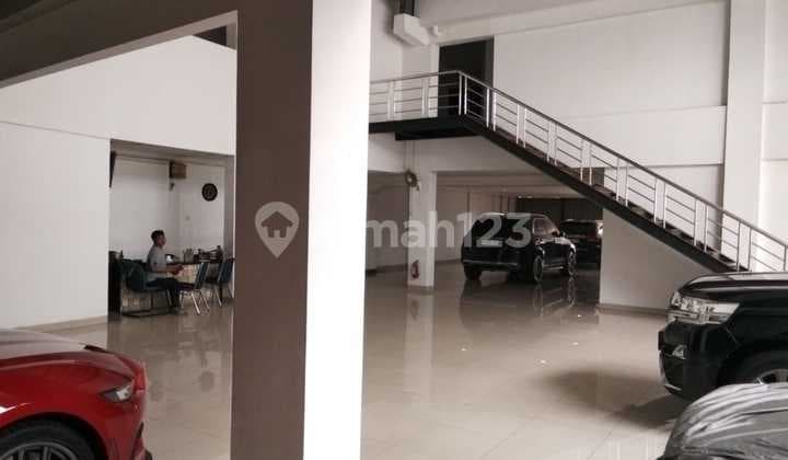 Ruang Usaha Ex Showroom Fatmawati