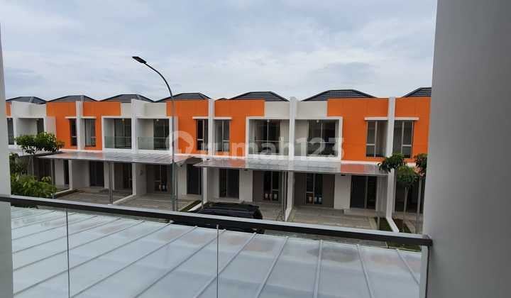 House, in Pantai Indah Kapuk