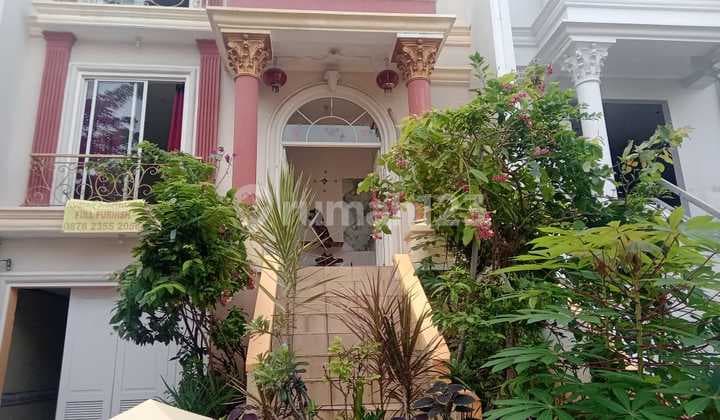 Rumah di Pantai Indah Kapuk,