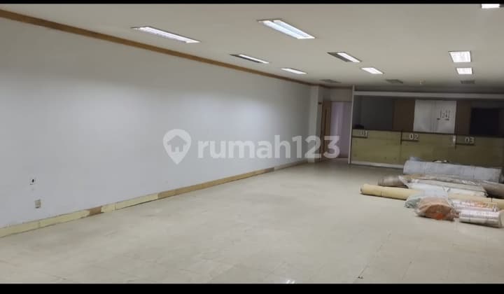 Sewa Ruko Pasar Baru Jalan Utama (Dalam Plong)