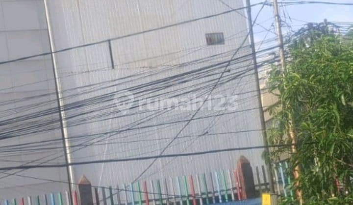 Ruko, di Pangeran Jayakarta,