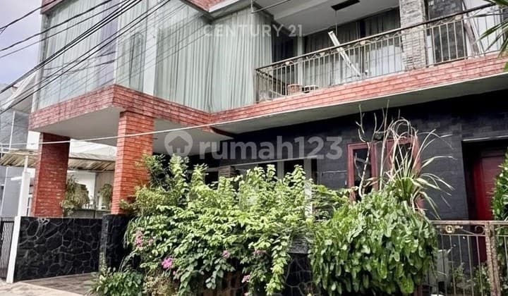 Dijual Rumah Bagus Dekat Stan di Bintaro Jaya Sektor 5