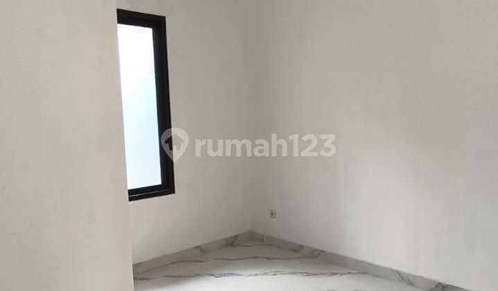 Dijual Rumah Tenggilis Mejoyo