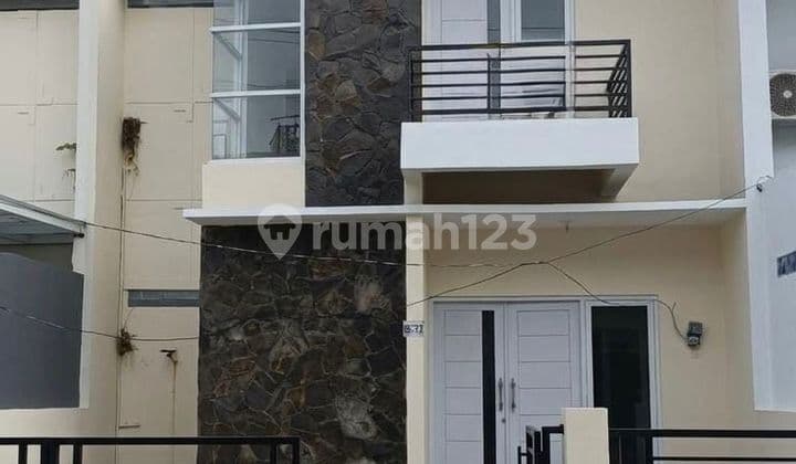 Dijual Rumah Greenlake Wonorejo