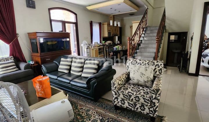 Pakuwon City, Vila Westwood, Classic, Bagus, Siap Huni