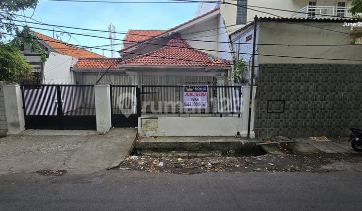 S. Surabaya City. Ambengan Main Road. Commercial Area.