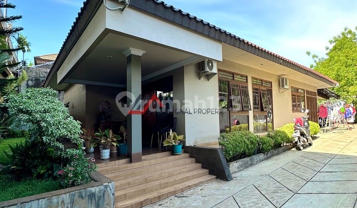 Rumah Lama Izin Komersil Cocok Untuk Usaha/Kantor