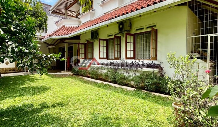 Rumah Asri Jalan Lebar Dalam Komplek Di Lebak Bulus