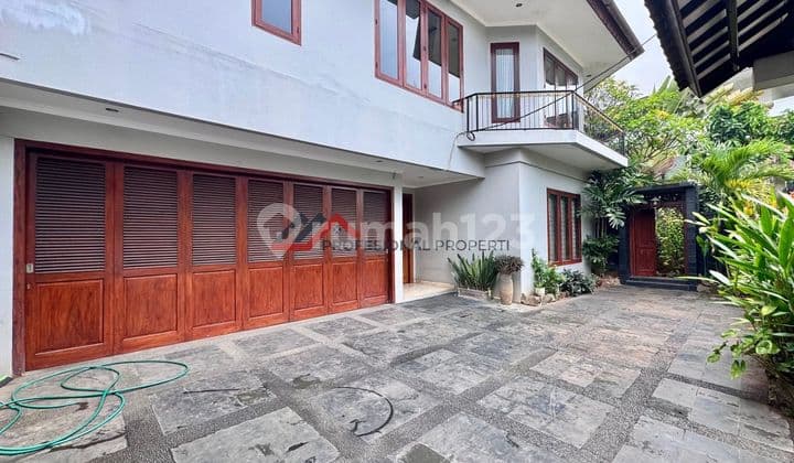 Rumah Siap Huni Dalam Komplek Halaman Luas