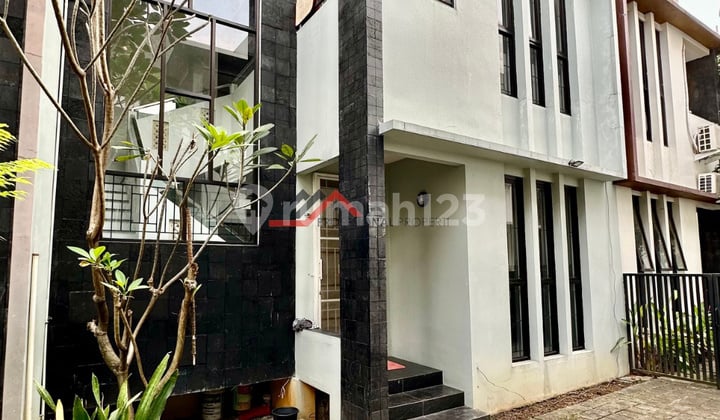 Rumah Modern Minimalis Dalam Town House