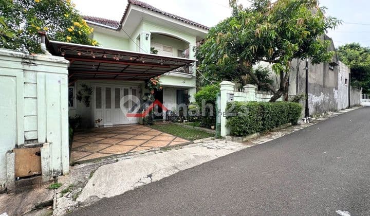 Rumah Asri dan Strategis di Pejaten Barat
