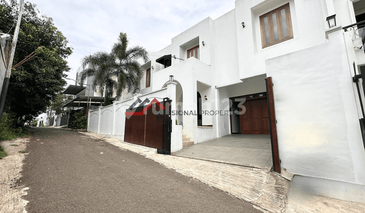 Rumah Desain Modern Minimalis Dilengkapi Private Pool Di Jagakarsa, Jakarta Selatan
