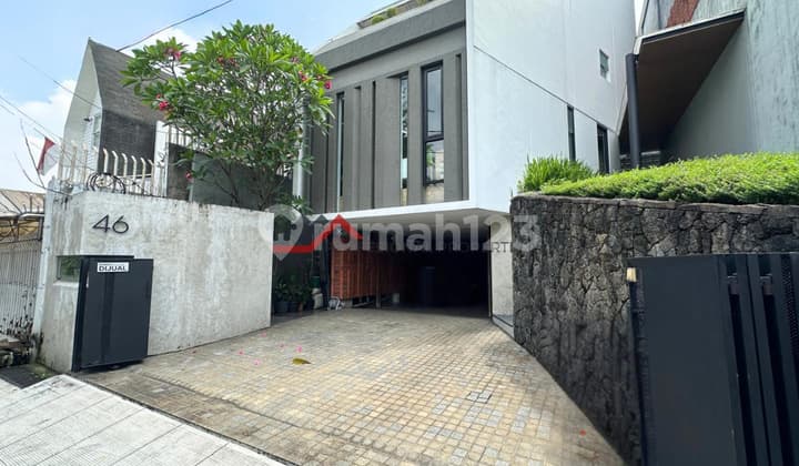 Rumah Bagus Minimalis Strategis di Cipete