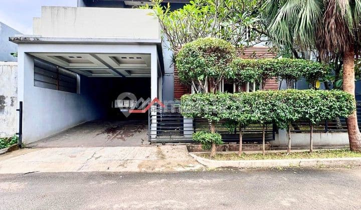 Ready-to-Occupy House in a Complex Environment Near Simatupang