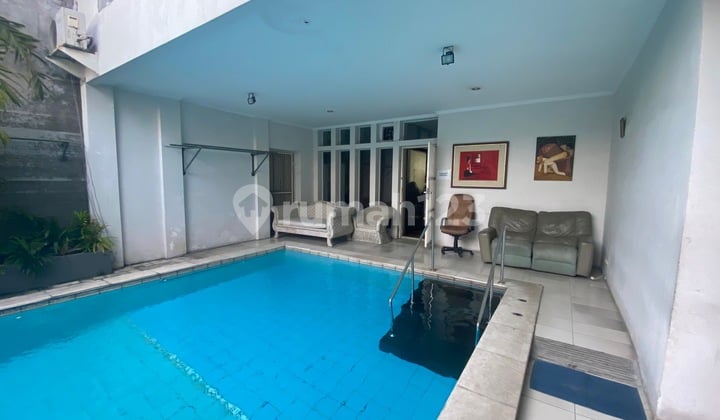 Rumah Dijalan Bangka Raya Jakarta Selatan Dengan Swimming Pool Siap Huni