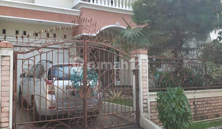 Rumah 2 Lantai Hadap Utara di Permata Buana, Bebas Banjir