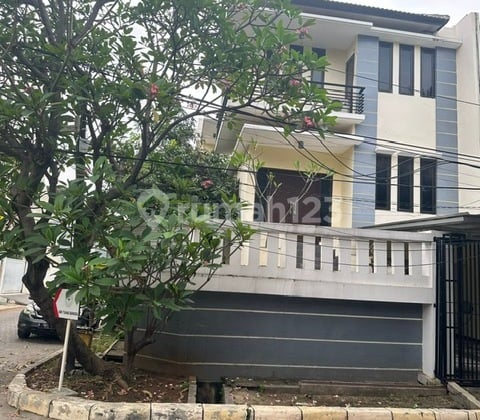 Rumah Hook 3 Lantai Siap Huni di Lokasi Bagus Jalan Bisma Sunter
