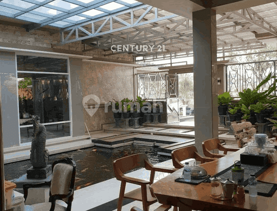 Dijual Rumah Luas Megah dengan View Eksklusif di Cibubur