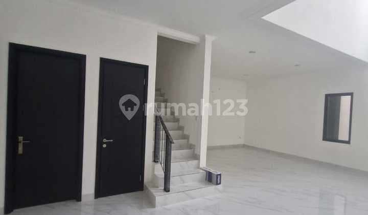 Disewakan Termurah Sekali Rumah Brand New Di Villa Pasir Putih 5, Pik 2