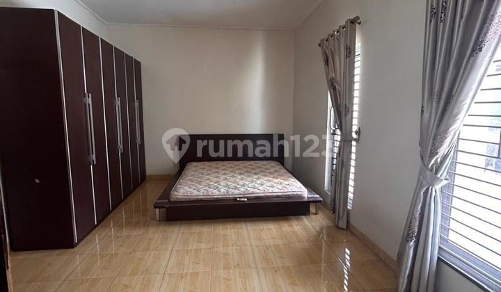 Dijual / Disewakan Rumah di Taman Surya 5