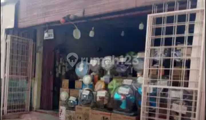 Rumah Jakarta Cengkareng . Depan Jalan.cocok Untuk Usaha