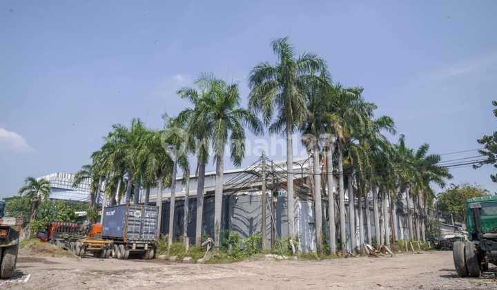 Gudang Sunter Posisi Hook Akses Mobil Besar Masuk