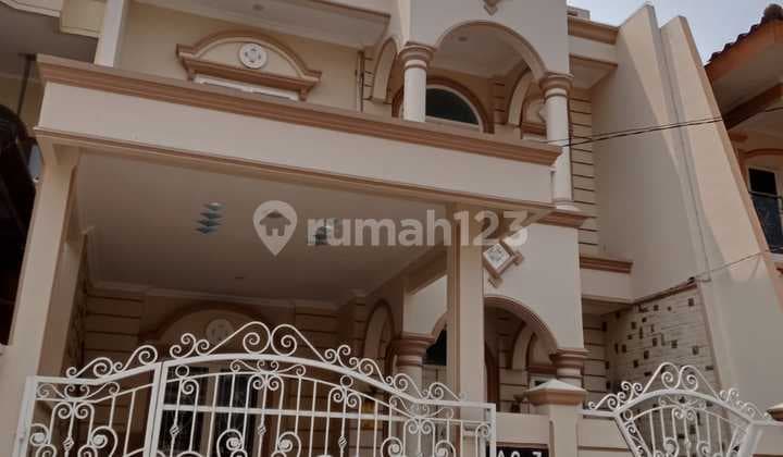 Rumah Bagus Rapi di Sunter