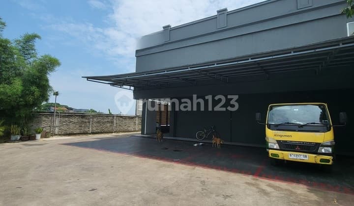 Gudang Bagus di Jurumudi Husein